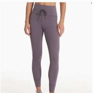 Matching Vuori set! Size small bottom and top.